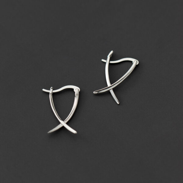 S925 Silver Simple And Short Cross Line Ear Clip